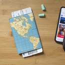 Paspoorthoesje World Traveller Passport Case - paspoorthoes | Kikkerland